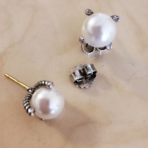 David Yurman Pearl earrings
